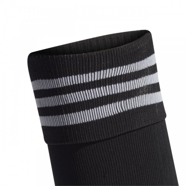 Adidas HT6539 jalkapallosäärystimet, musta